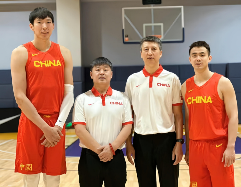 星空体育反转！曝周琦请缨后郭士强想召他入队 领队薛云飞反对导致未入选